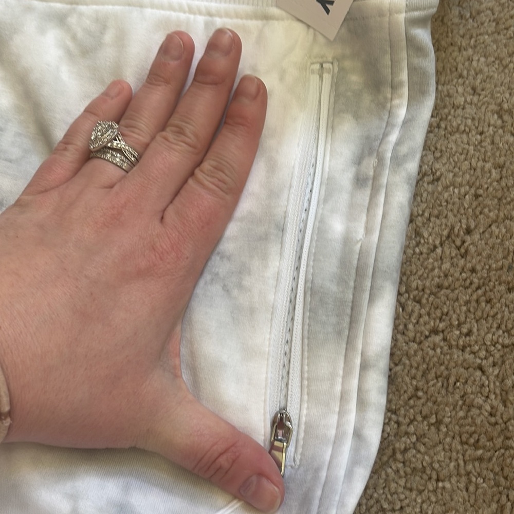 Joggers - Picture 3 of 6